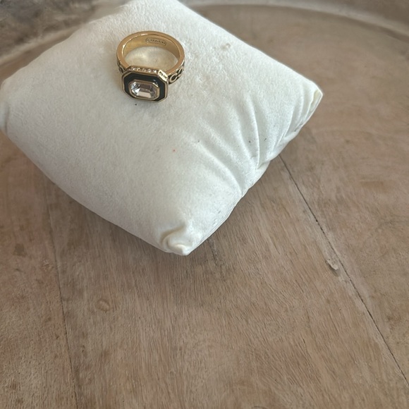 Coach size 8 ring. - Picture 2 of 7